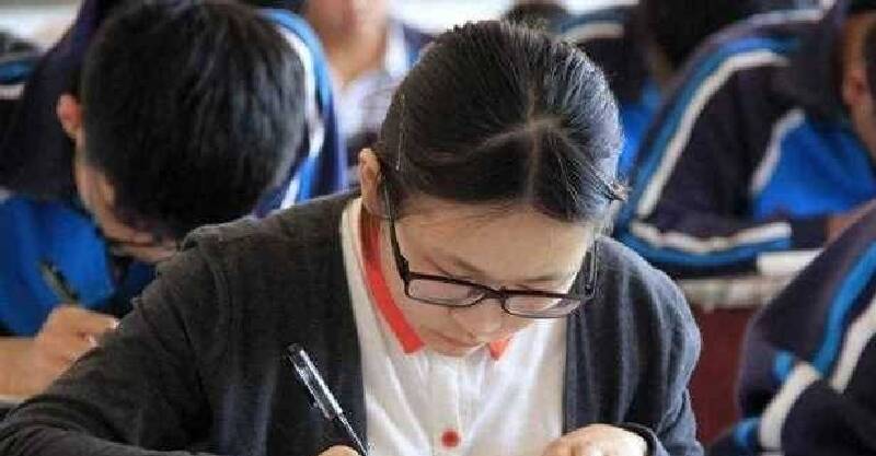 父親「娶了後媽」把女兒趕出家門！6年後女兒事業有成歸來 到家後「見到繼母」卻愣住了 人生move On